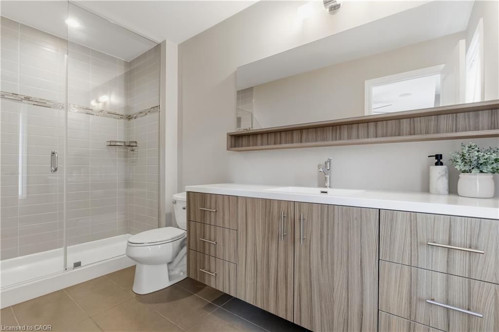9-215 Dundas Street E Property Photo 29