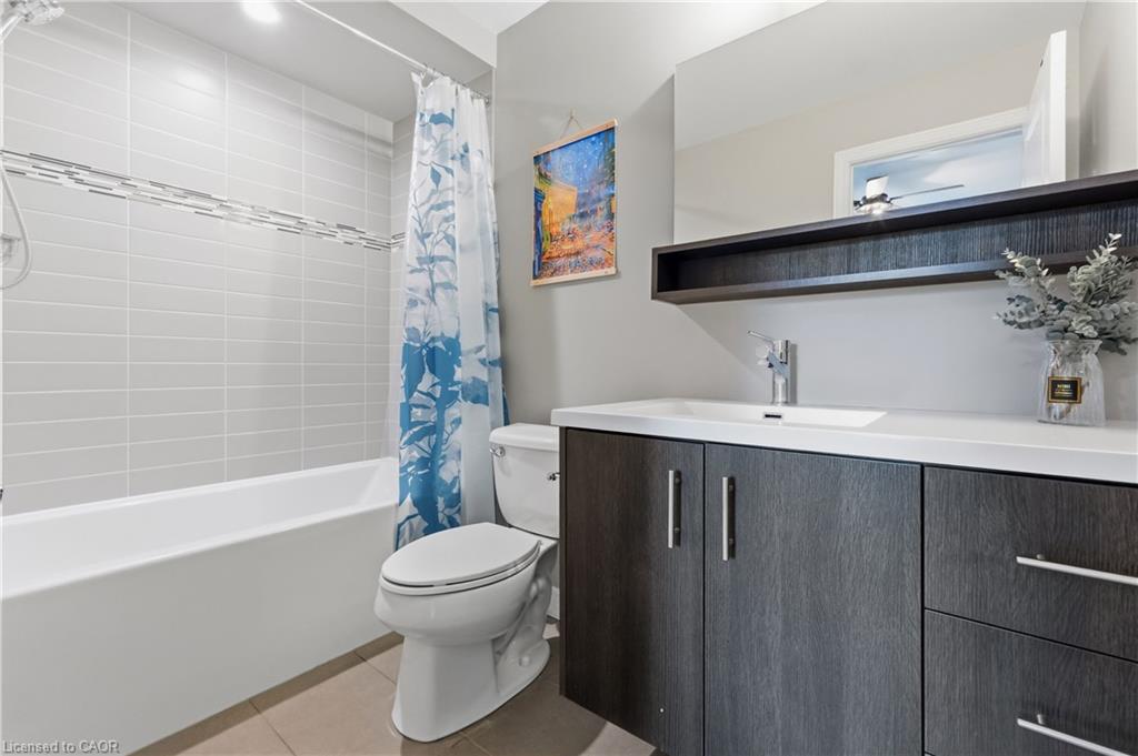 9-215 Dundas Street E Property Photo 34