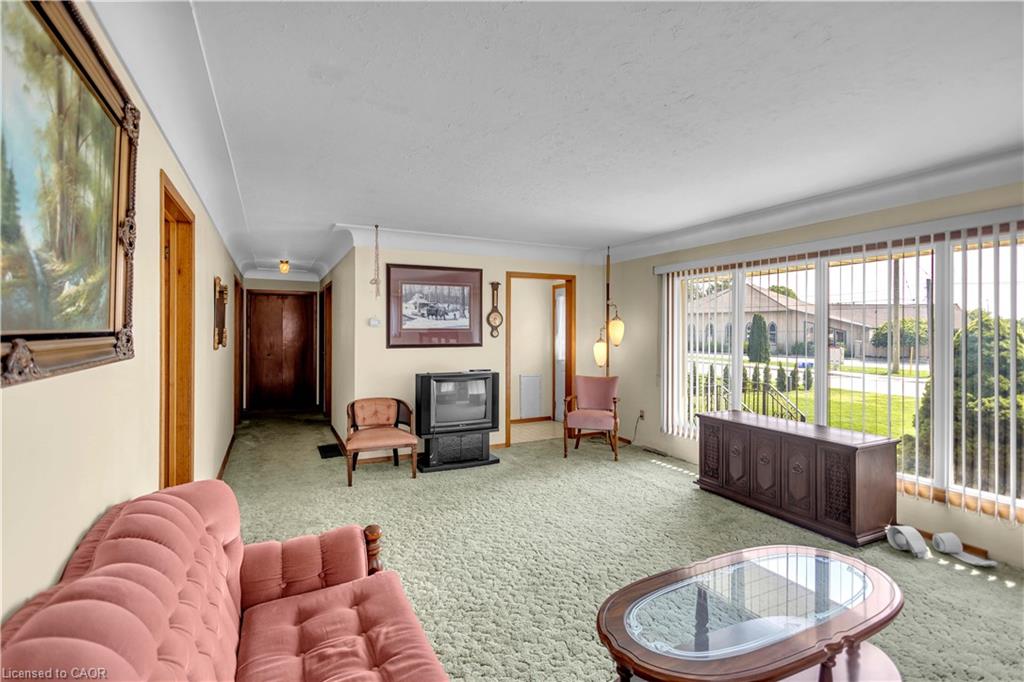 55 Young Street Property Photo 16
