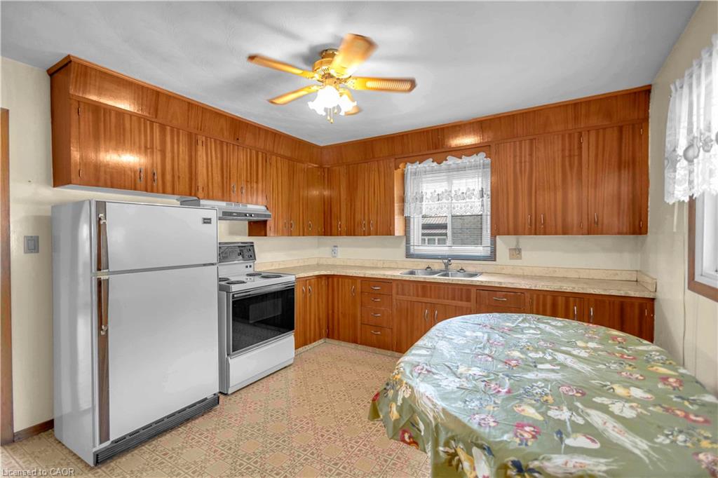55 Young Street Property Photo 17