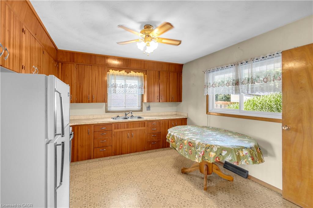 55 Young Street Property Photo 18