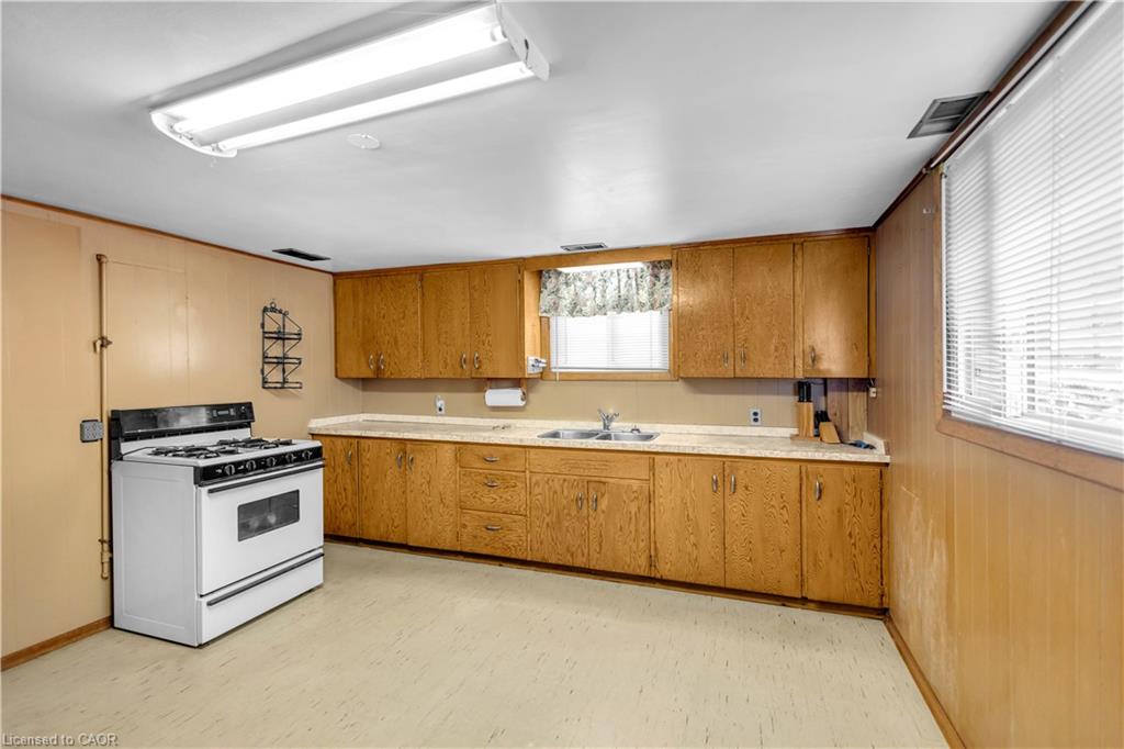 55 Young Street Property Photo 29