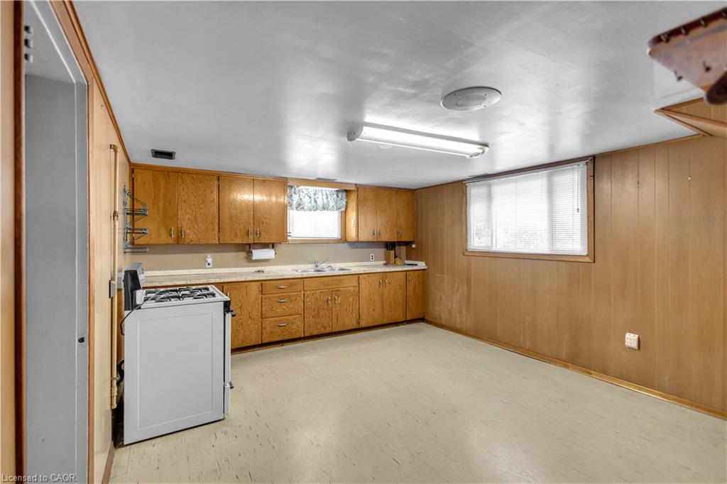 55 Young Street Property Photo 30