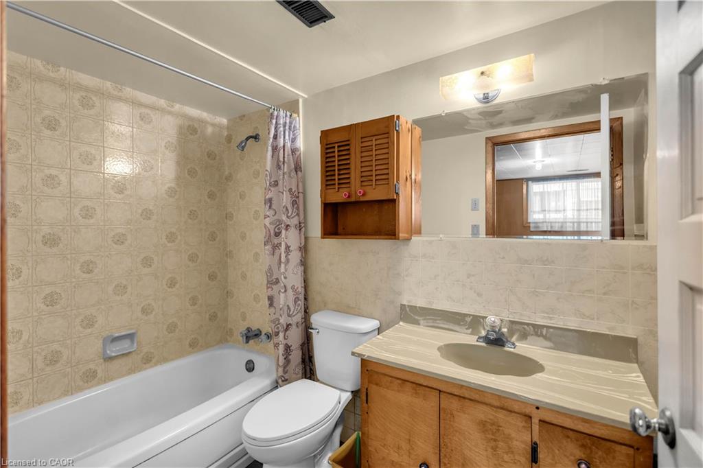 55 Young Street Property Photo 37