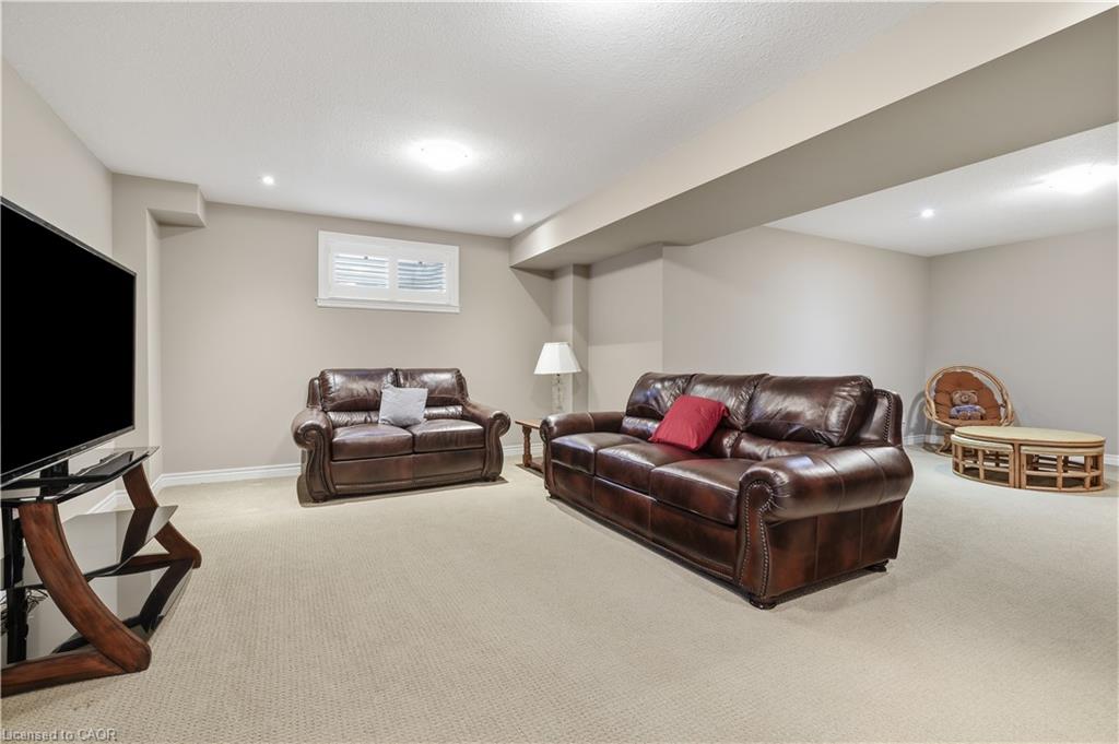 31 Streamside Drive Property Photo 24