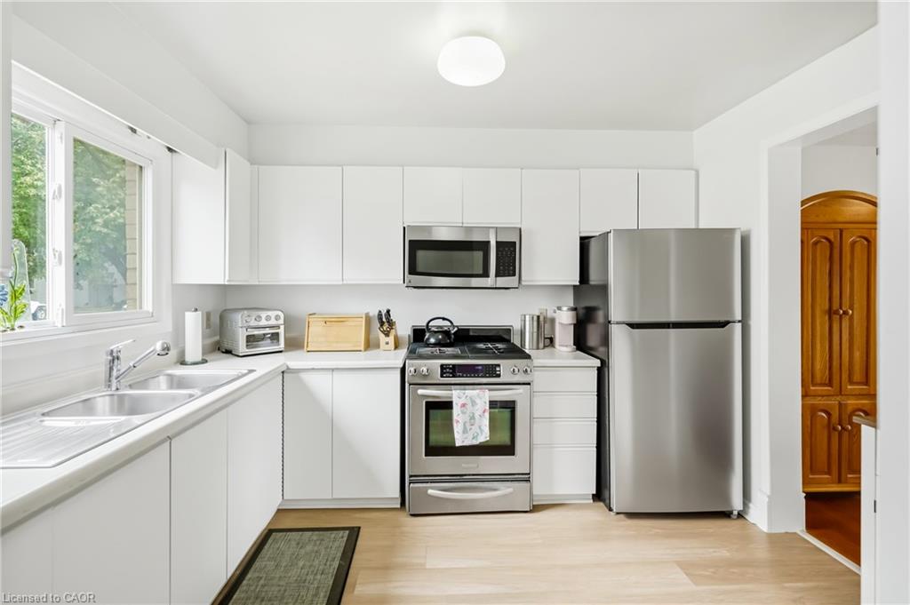 44-65 Dorchester Boulevard Property Photo 5