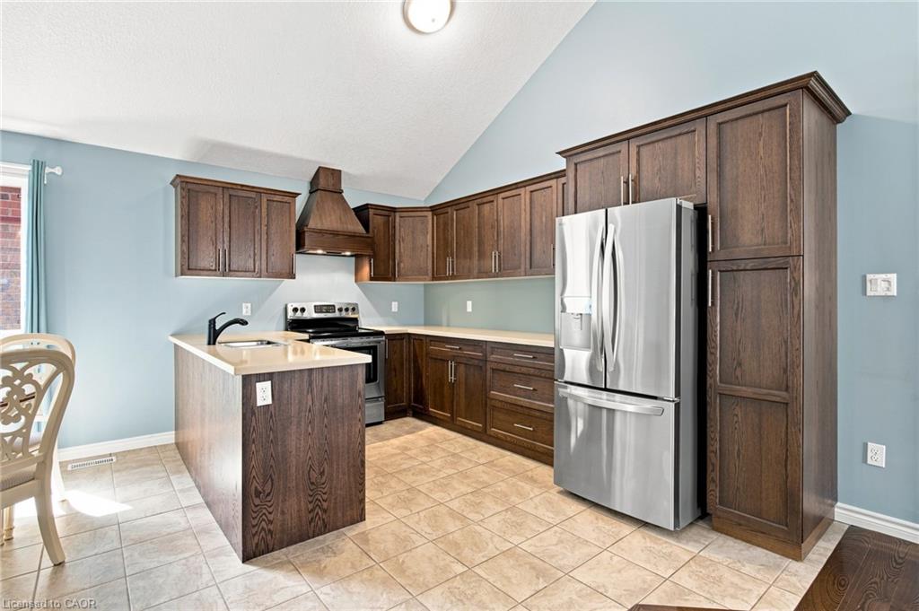 11 Lockwood Street Property Photo 8