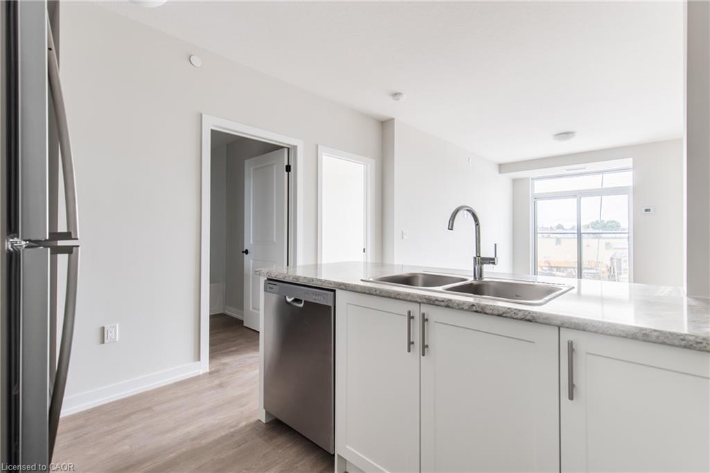 511-870 Queenston Road Property Photo 10