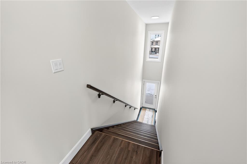 48-3202 Vivian Line Property Photo 5
