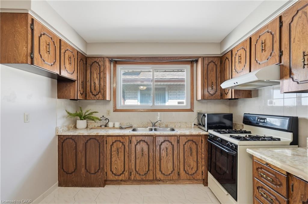 948 Stone Church Road E Property Photo 11