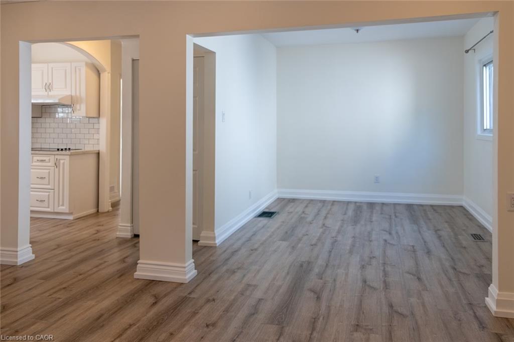 359 Queensdale Avenue E Property Photo 4