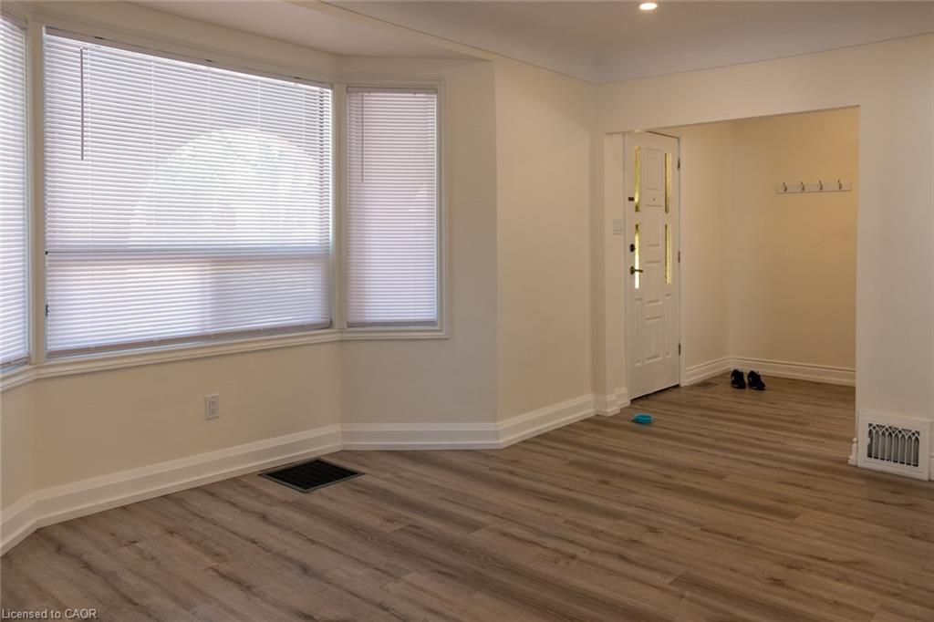 359 Queensdale Avenue E Property Photo 5