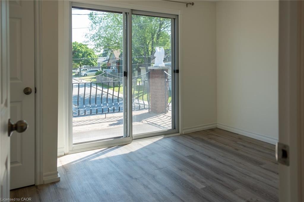 359 Queensdale Avenue E Property Photo 7