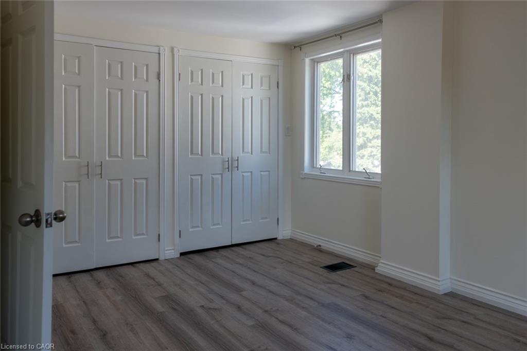 359 Queensdale Avenue E Property Photo 8