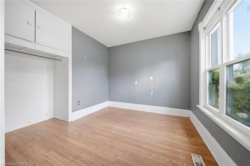 82 St. George Street Property Photo 4