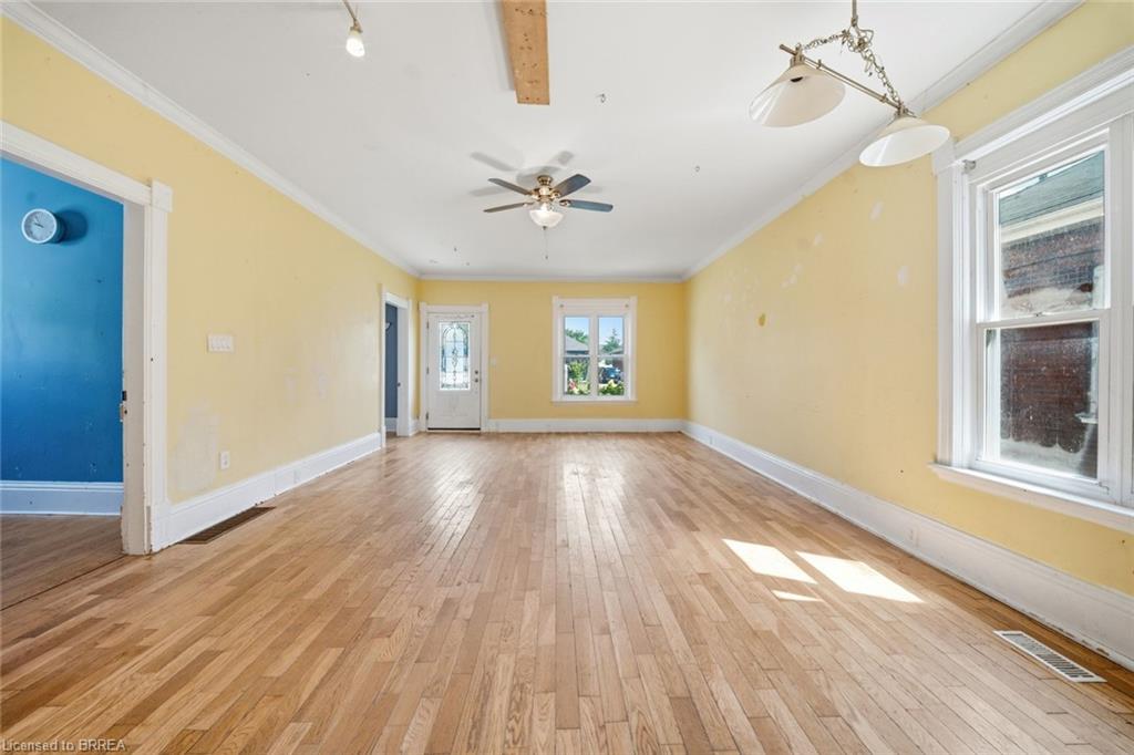 82 St. George Street Property Photo 6