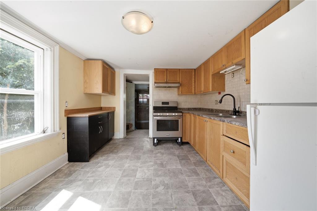 82 St. George Street Property Photo 11