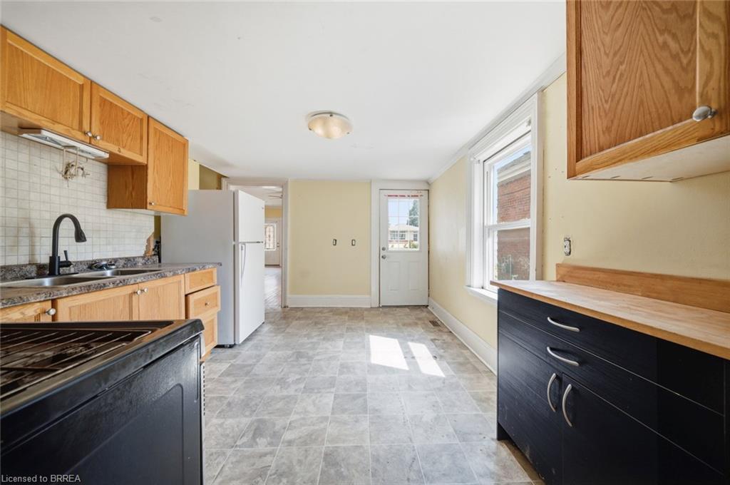 82 St. George Street Property Photo 12