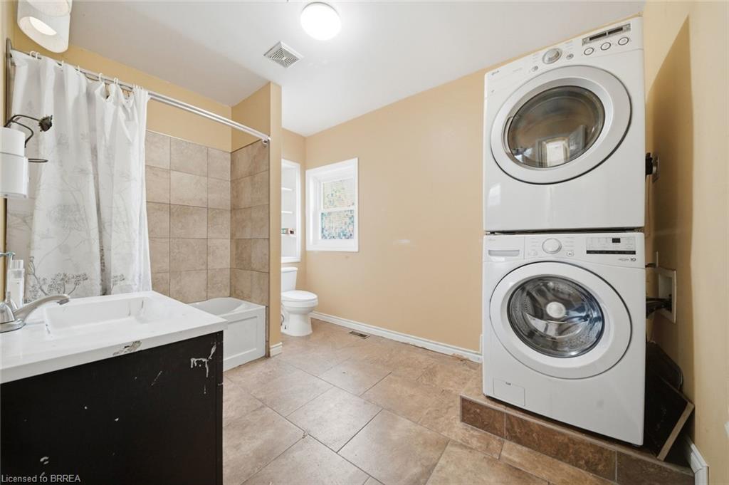 82 St. George Street Property Photo 14
