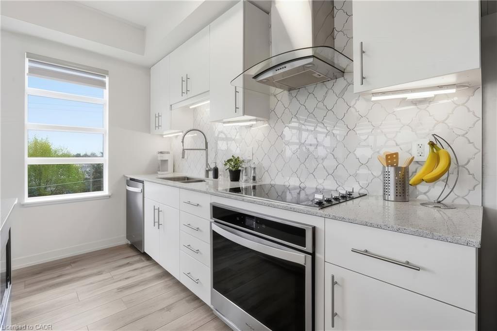 312-251 Northfield Drive E Property Photo 2