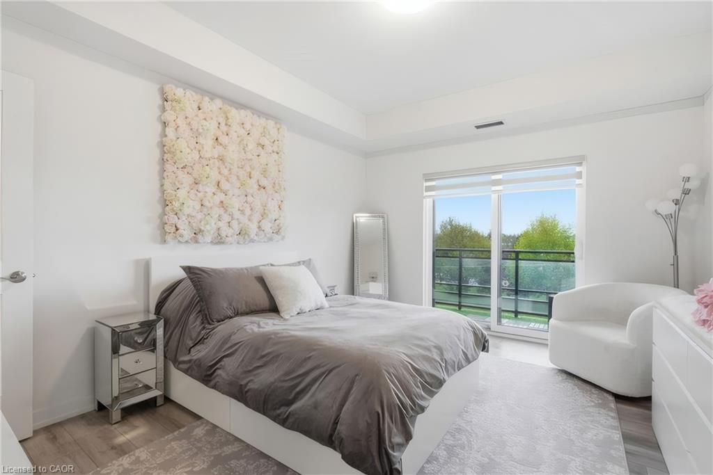312-251 Northfield Drive E Property Photo 8