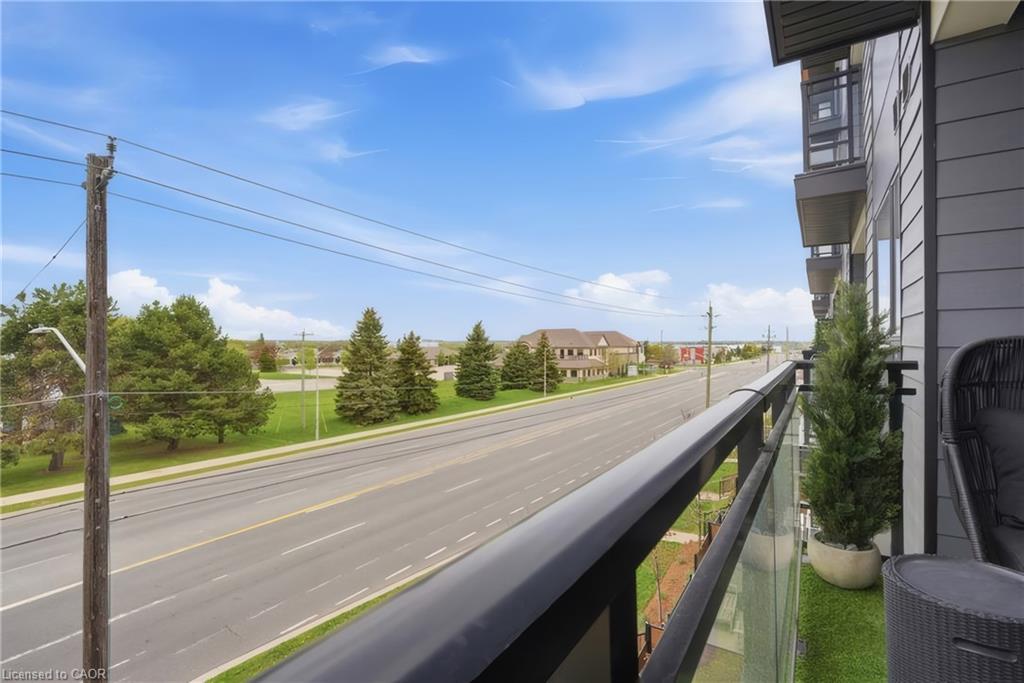 312-251 Northfield Drive E Property Photo 11