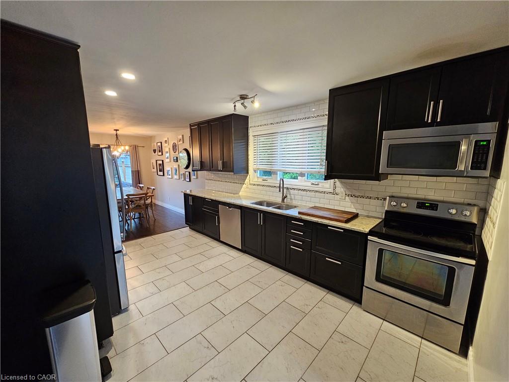 1326 Rosemary Crescent Property Photo 6