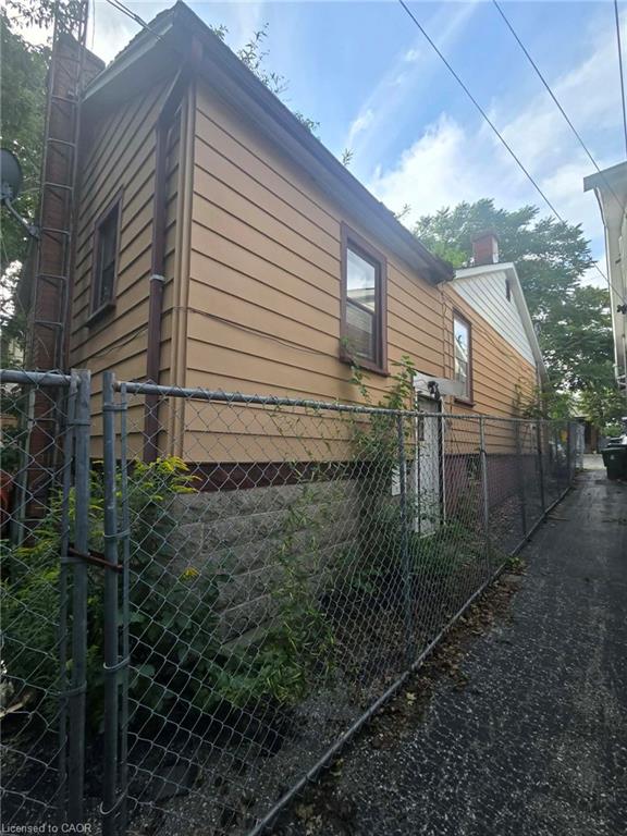 25 Beachdale Avenue Property Photo 3