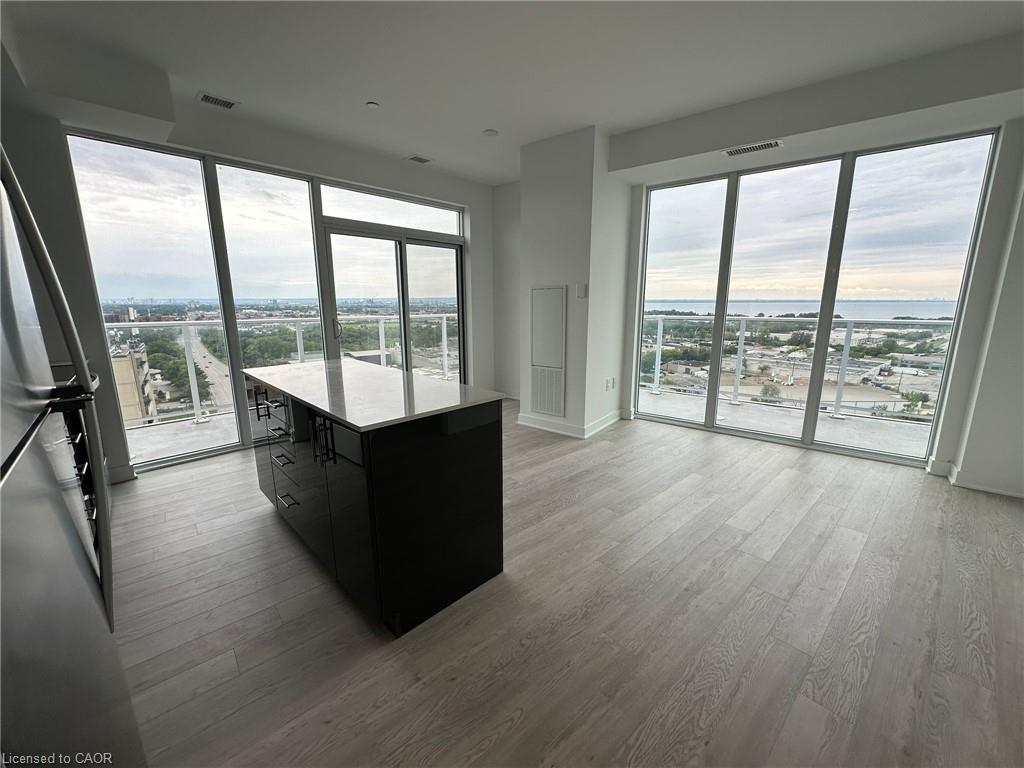 1607-2782 Barton Street E Property Photo 6