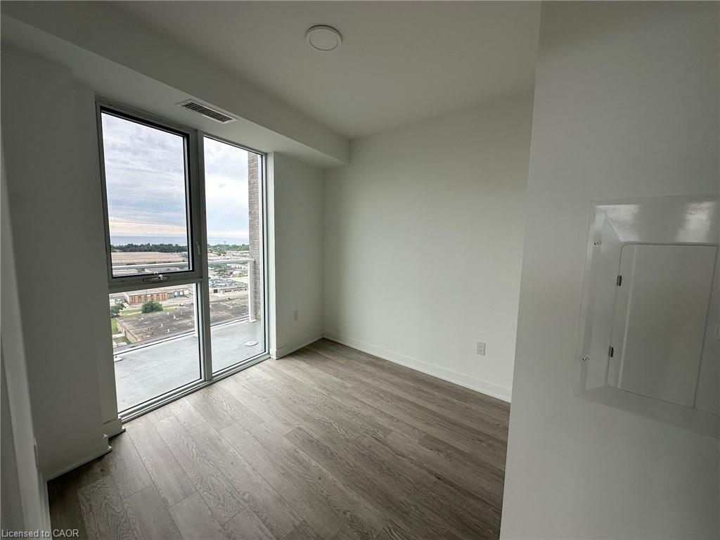 1607-2782 Barton Street E Property Photo 8