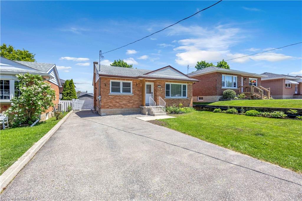 450 Highland Road E Property Photo 2