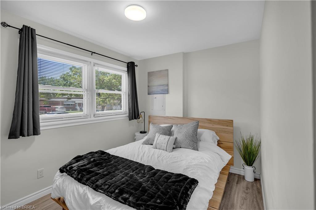 450 Highland Road E Property Photo 10