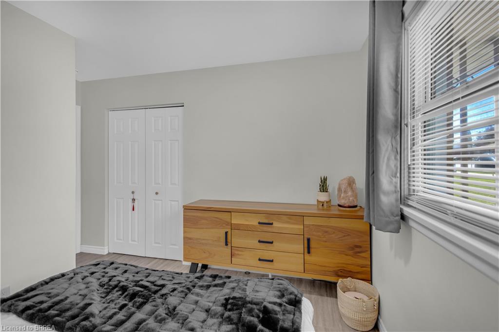 450 Highland Road E Property Photo 12