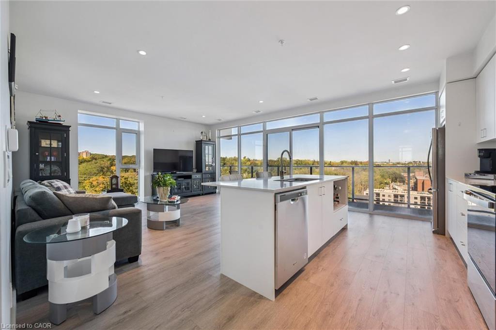 902-15 Glebe Street Property Photo 3