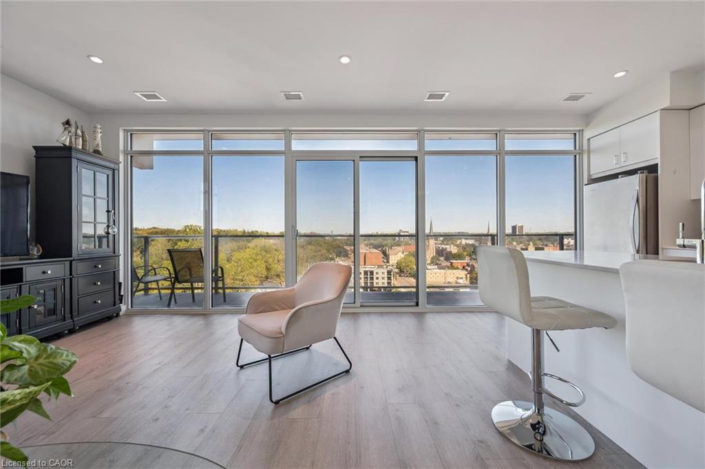 902-15 Glebe Street Property Photo 4