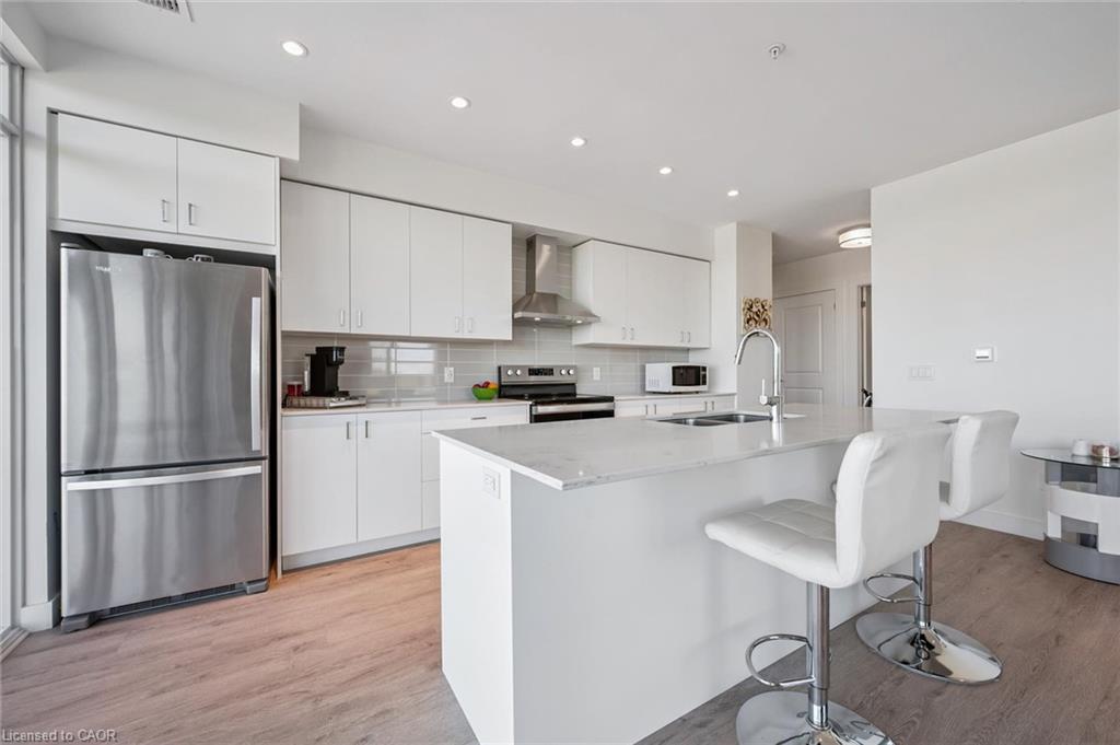 902-15 Glebe Street Property Photo 7