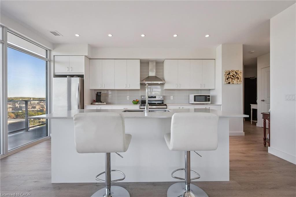 902-15 Glebe Street Property Photo 8