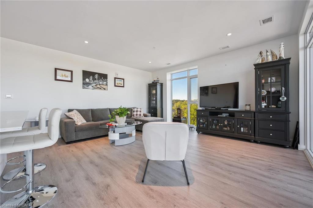 902-15 Glebe Street Property Photo 11