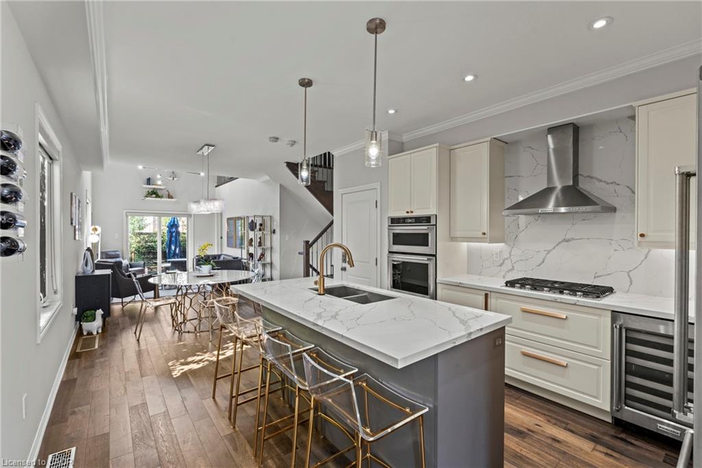130 John Street W Property Photo 4