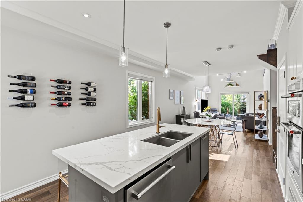 130 John Street W Property Photo 7