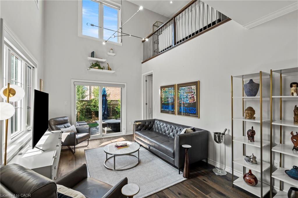 130 John Street W Property Photo 8