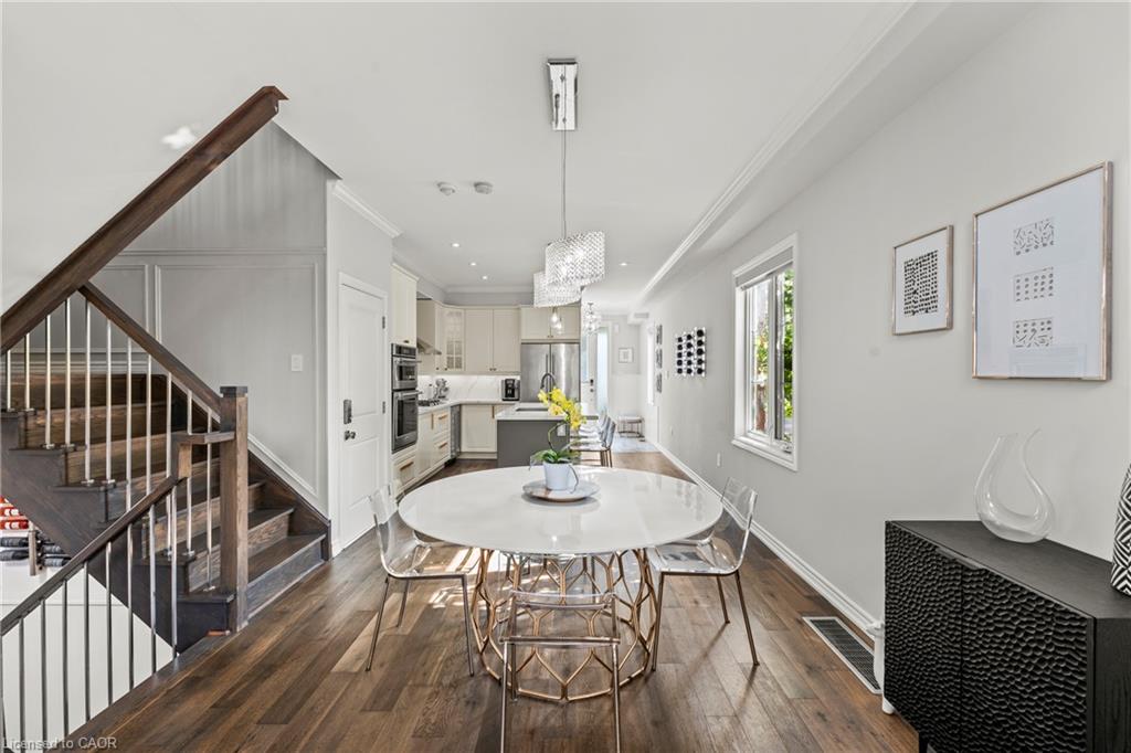 130 John Street W Property Photo 9