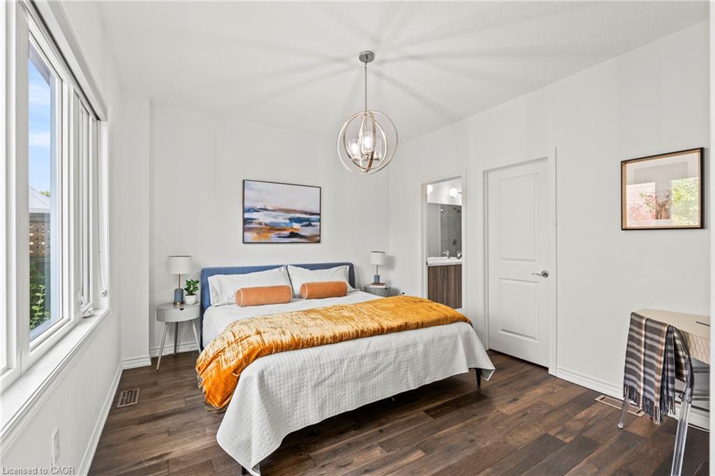 130 John Street W Property Photo 14