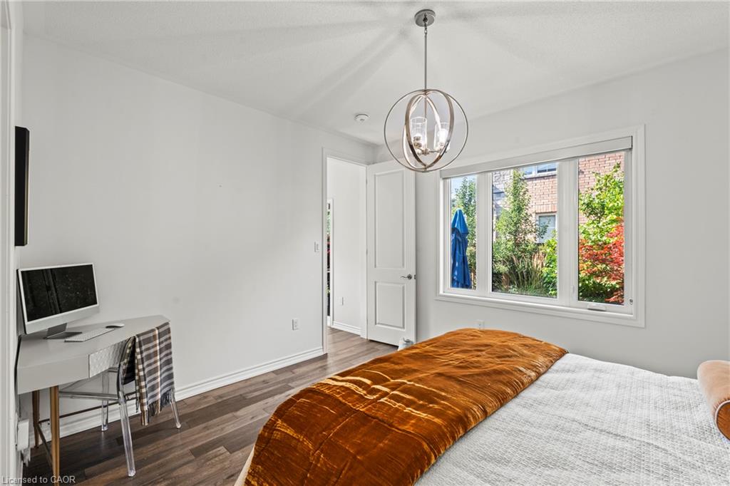 130 John Street W Property Photo 15