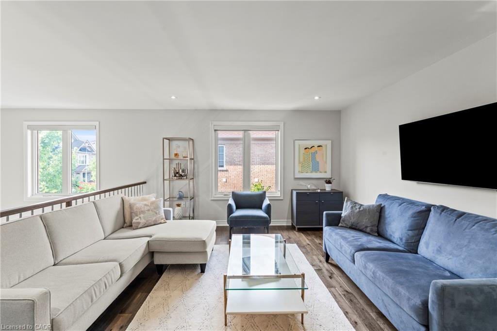 130 John Street W Property Photo 18
