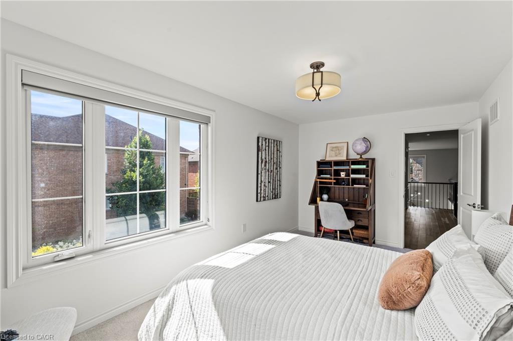 130 John Street W Property Photo 21