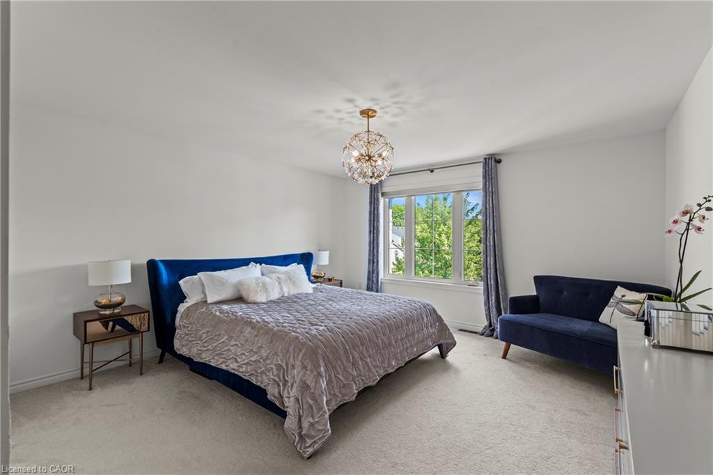 130 John Street W Property Photo 23