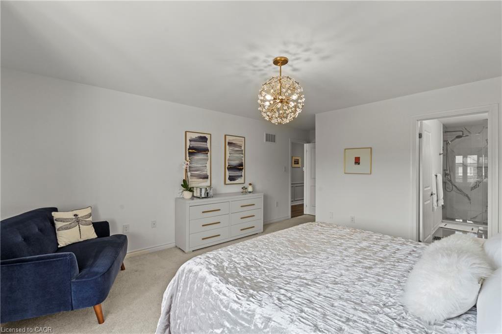 130 John Street W Property Photo 24