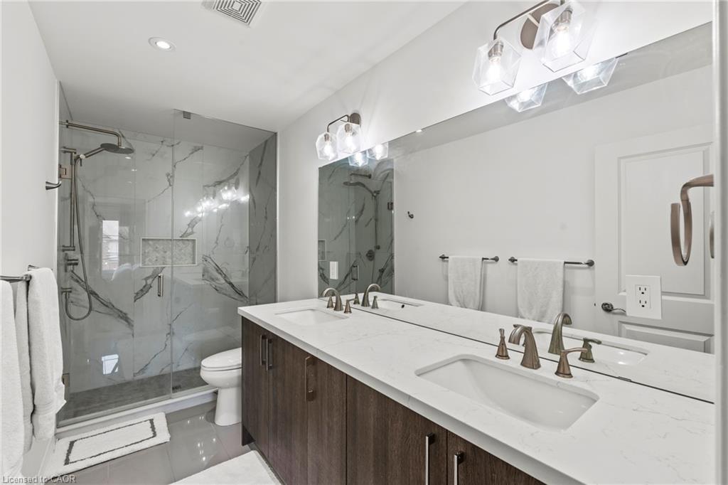130 John Street W Property Photo 25
