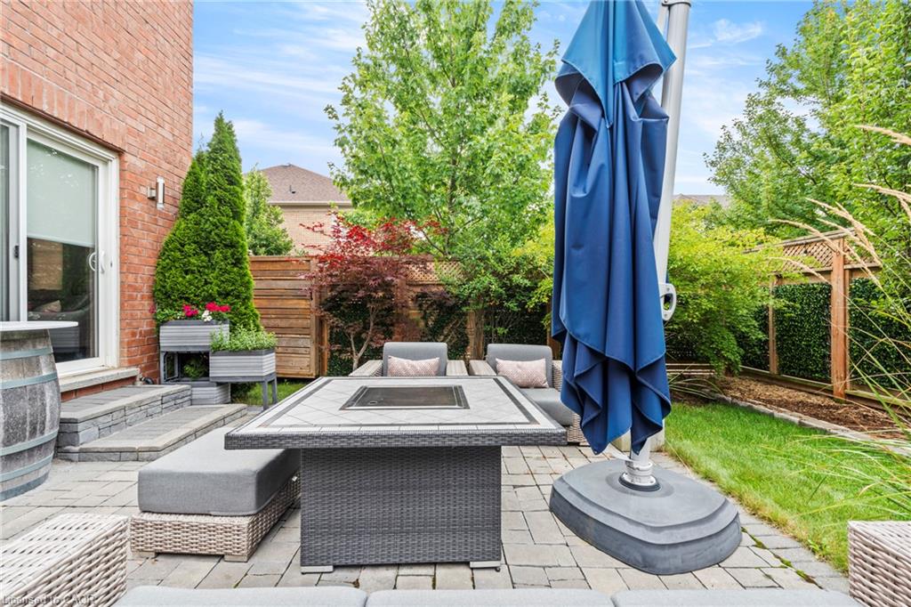 130 John Street W Property Photo 33